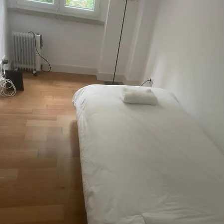 Charming 2 Bedroom Next To Jardim Da Estrela, Lisboa