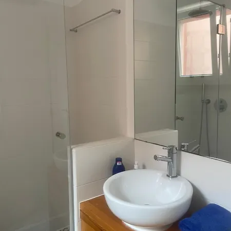 Charming 2 Bedroom Next To Jardim Da Estrela, شقة