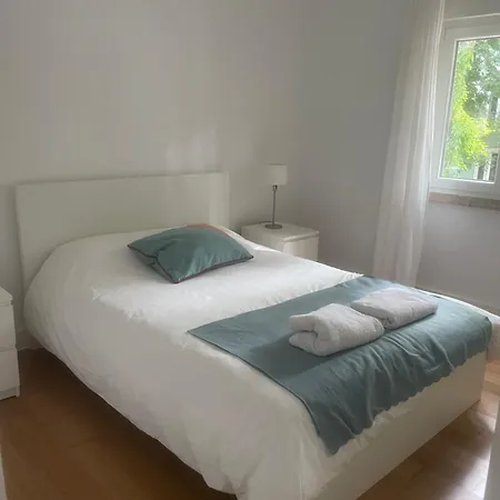 Charming 2 Bedroom Next To Jardim Da Estrela, Appartement